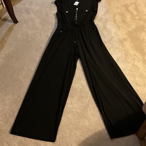 Chic Black Sleeveless Jumpsuit